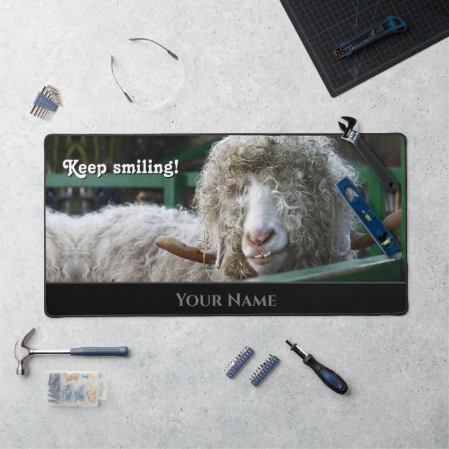 Animaux amusants moutons ridicules à l'air bouclés (Poste de travail)