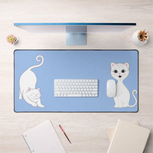 Animes de chat blanc mignon sur fond bleu clair