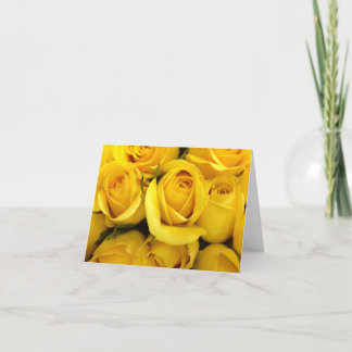 Anniversaire de carte de rose jaune joyeux