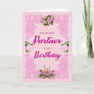 Anniversaire du partenaire avec carte rose Roses