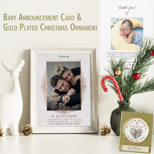 Annonce de naissance fériée Photo de famille ravie (Overjoyed Blessed Photo Holiday Birth Announcement Elegant Modern Gold Foil Card )