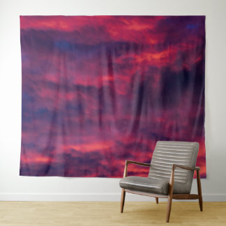 août tapisserie rouge