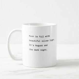 août tasse de café typographie poétique pleine lun