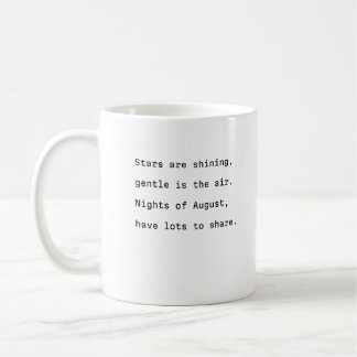 août typographie de tasse de café poésie étoiles b