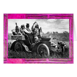 APACHES ET GERONIMO CONDUISANT UNE VOITURE AUTOMOB