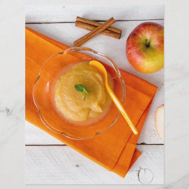 Applesauce à la cannelle et cuillère orange (Devant)