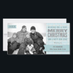 Aqua Winter Plaid Joyeux Carte photo de Noël<br><div class="desc">Un motif classique plaid dans les tons d'aqua glacé et de marron daim doux créent le motif arrière - plan pour cette carte de voeux photo personnalisée. La typographie dit : "Je vous souhaite un très joyeux Noël et un joyeux Nouvel An !" - avec les mots "Joyeux Noël" en...</div>