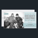 Aqua Winter Plaid Joyeux Carte photo de Noël<br><div class="desc">Un motif classique plaid dans les tons d'aqua glacé et de marron daim doux créent le motif arrière - plan pour cette carte de voeux photo personnalisée. La typographie dit : "Je vous souhaite un très joyeux Noël et un joyeux Nouvel An !" - avec les mots "Joyeux Noël" en...</div>