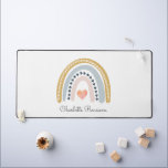 Aquarelle Boho personnalisée Arc-en-ciel<br><div class="desc">Aquarelle en forme de boho mignonne arc-en-ciel avec petit coco rose compagnon de bureau pour l'usage personnel et scolaire des enfants. Ajoutez simplement le nom de votre enfant.</div>