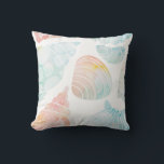 Aquarelle Coquille Jeter Oreiller<br><div class="desc">Coquillages d'aquarelle motif dans les tons d'aqua et de corail.</div>
