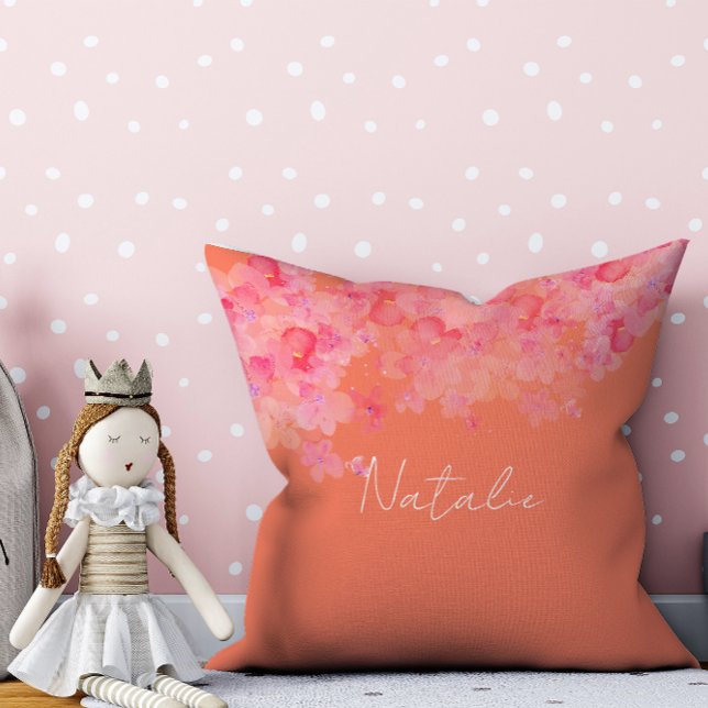 Aquarelle corail floral saumon nom lancer oreiller (Créateur téléchargé)