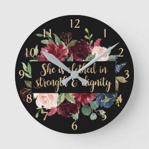 Aquarelle Floral Elle Est Vêtue Citation Horloge