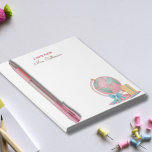 Aquarelle Globe Note du Bloc-notes de l'enseignant<br><div class="desc">Un joli bloc-notes pour les enseignants comporte "une note de" et votre nom dans le lettrage en caractères verts et rouges,  incorporé par une simple illustration de globe aquarelle rose.</div>