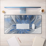 Aquarelle gris bleu Abstrait Fractal Art Flower<br><div class="desc">Une fleur d'imaginaire unique aux tons bleu et gris, abstraite et élégante. Design inhabituel pour votre tapis de bureau fleuri décoratif et plus encore.</div>