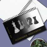 Aquarelle noire vintage et blanche Échecs Gold Nom<br><div class="desc">Revenez dans le temps avec notre Vintage Black and White Watercolor Chess Gold Name Planner. Ce planificateur exquis et personnalisable présente un design d'échecs vintage noir et blanc captivant, accentué d'une touche d'or pour votre nom. Restez organisé et inspiré par ce planificateur unique et artistique qui ajoute une touche d'élégance...</div>