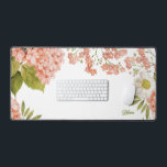 Aquarelle Pêche Hydrangée Floral Personnalisé<br><div class="desc">Ajoutez un accent floral à votre espace de travail avec ce tapis de bureau aquarelle. Il comprend l'anémone blanche aquarelle,  l'hydrangée de pêche et le souffle du bébé. Personnalisez en ajoutant vos détails. Ce tapis de bureau hydrangée est parfait comme cadeau.</div>