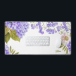 Aquarelle Purple Hydrangée Floral Personnalisé<br><div class="desc">Ajoutez un accent floral à votre espace de travail avec ce tapis de bureau aquarelle. Il présente l'anémone blanc aquarelle,  l'hydrangée violette et l'haleine du bébé. Personnalisez en ajoutant vos détails. Ce tapis de bureau hydrangée est parfait comme cadeau.</div>