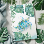 Aquarelle Tortue tropicale<br><div class="desc">Le planificateur côtier présente mon aquarelle originale tortue de mer flamingo et feuilles de palmier monstère dans des teintes vertes tropicales luxuriantes. Parfait pour planifier les jours de la semaine ou pour préparer vos mariages. Fait aussi un grand cadeau de la fête des mères Pour voir plus de planificateurs mensuels...</div>