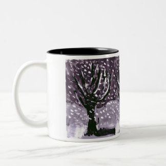 Arbre dans la tasse de neige