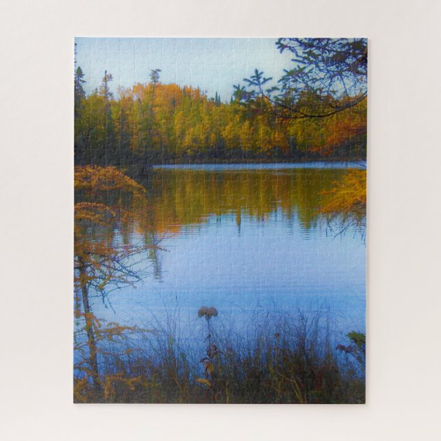 arbres à travers un lac dans le puzzle de chute (Vertical)