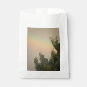 Arc-en-ciel et arbres privilégient les sacs
