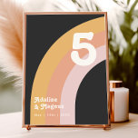 Arc-en-ciel moderne rétro 70's | Numéro de table s<br><div class="desc">Cet arc-en-ciel moderne rétro des années 70 | numéro de table sombre est parfait pour votre simple orange vintage, or rose, et mariage rose roux. Conçu avec des éléments d'une arche boho classique et colorée et des rayures super minimalistes. L'aménagement a une atmosphère abstraite de plage tropicale unique, idéale pour...</div>