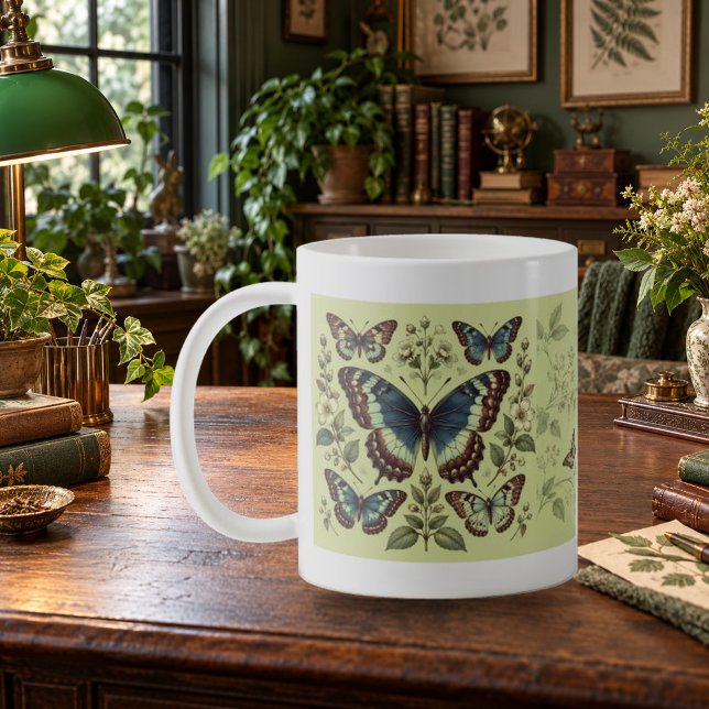 Archive de papillons Mug d'étude de papillon (Butterfly Archive Butterfly Study Mug — refined lighting and contact shadows. Digital lifestyle preview.)