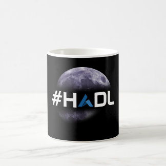 Ardeur de #HODL dans la tasse de noir de lune