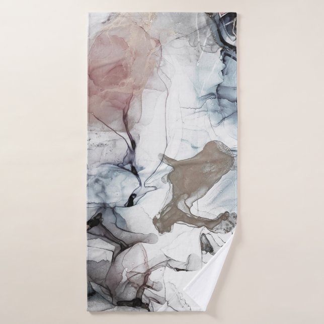 Arrière - plan d'alcool. Taches grises et noires.  (Serviette de bain)