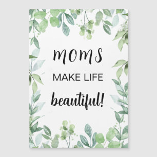Art de mots de la fête des mères avec feuillage