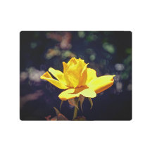 Art métallique de rose jaune