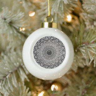 art monochrome de mandala sur décoration de Noël