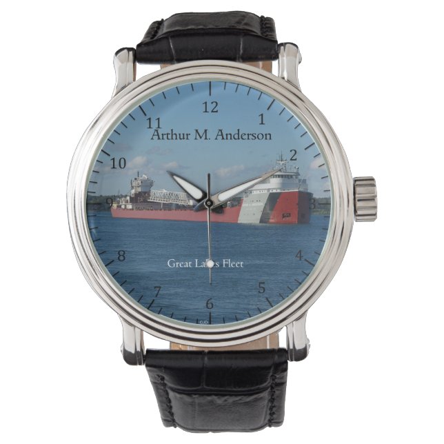 Arthur M. Anderson montre (devant)