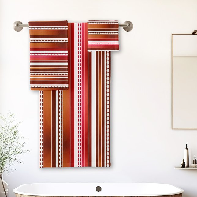 Artistic Brown rouge rayé (Bathroom towel set with an abstract artistic stripe pattern in a variety of reds + browns with white)