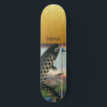 Asiatique Poisson Or Skateboard personnalisé<br><div class="desc">Un imprimé de poisson d'art asiatique et un skateboard arrière - plan de parties scintillant d'or.</div>