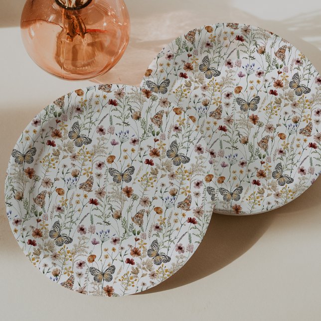 Assiette en papier floral Bohème rustique (Rustic White Boho Floral Paper Plate with Butterflies by Painted Paperie
)