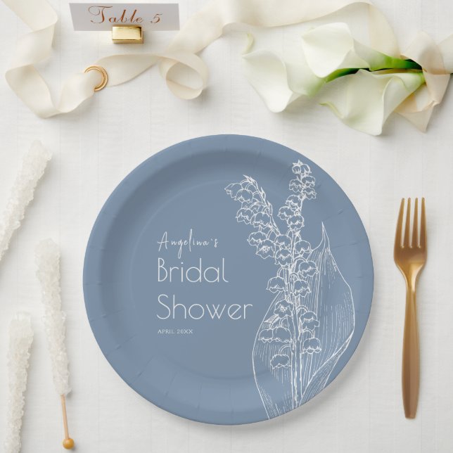 Assiettes de fête pour une douche de mariée. (Mariage)