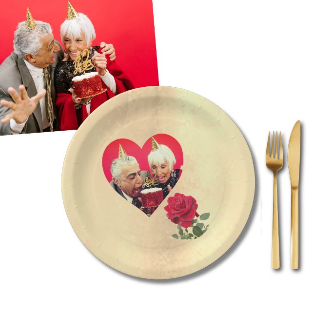 Assiettes En Carton Anniversaire des Roses rouges (Créateur téléchargé)