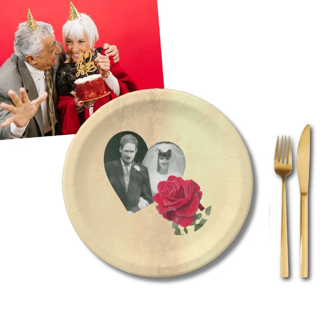 Assiettes En Carton Anniversaire des Roses rouges (Créateur téléchargé)