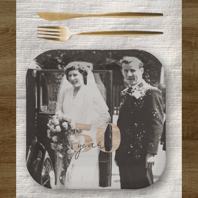 Assiettes En Carton Anniversaire du Mariage d'or Alors & Maintenant 50 (50 year wedding anniversary golden fiftieth gold wedding old photo aesthetic celebration marriage)