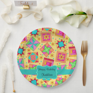 Assiettes En Carton Anniversaire jaune de nom de bloc d'édredon de
