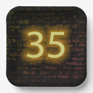 Assiettes En Carton Anniversaire Neon 35 Connexion mur en briques
