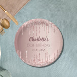 Assiettes En Carton Anniversaire rose or rousse parties scintillant go<br><div class="desc">Pour une fête d'anniversaire de 50ème anniversaire (ou de n'importe quel âge). Un faux rose or à l'apparence métallique arrière - plan avec des gouttes de parties scintillant faux, la peinture goutte à goutte. Le texte : Le nom est écrit en or rose foncé avec un grand script de style...</div>