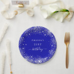 Assiettes En Carton Anniversaire royal bleu argent parties scintillant<br><div class="desc">Pour une fête d'anniversaire de 21ème anniversaire (ou de n'importe quel âge). Un arrière - plan bleu royal avec d'élégantes poussières faux argent. Personnalisez et ajoutez un nom et 21 ans. Lettres blanches.</div>
