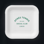 Assiettes En Carton Après Tennis Social Club Green Crest personnalisé<br><div class="desc">Après Tennis Social Club Crest vert personnalisé, assiettes en papier carrées. Personnalisez avec l'année et le lieu. Parfait pour une fête de Wimbledon ou de tennis open, pour une fête de club de tennis local ou pour un enterrement de vie de garçon, de jeune fille ou un anniversaire sur le...</div>