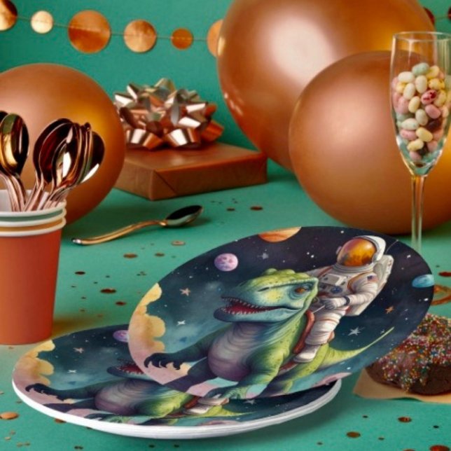 Assiettes En Carton Astronaute sur Dino dans l'espace ( Paper Plates Durable paper stock FDA compliant food safety. 
)