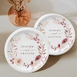 Assiettes En Carton Automne Romance Aquarelle Florale Mariage de couro<br><div class="desc">Cette plaque en papier mariage présente une couronne de fleur d'aquarelle de dahlia,  rose de jardin,  pivoine et pavot en rouge bordeaux,  marron,  rose rousse sur les feuilles d'automne. Pour une personnalisation plus avancée de cette conception,  cliquez sur le BOUTON OUTIL DESIGN BLEU. Des articles correspondants sont également disponibles.</div>