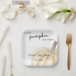 Assiettes En Carton Baby shower d'automne Petite douche Citrouille<br><div class="desc">Élever votre baby shower d'automne avec ces "Petites plaques Citrouilles de Baby shower d'automne". Dotées d'une décoration citrouille adorable,  ces assiettes sont parfaites pour ajouter une touche festive à votre fête d'automne. Durables et élégantes,  elles vous feront servir vos délicieuses gourmandises à la fois faciles et charmantes.</div>