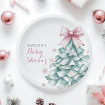Assiettes En Carton Baby shower Fille d'hiver Noël<br><div class="desc">Fêtez l'arrivée de votre petite fille avec cette charmante plaque de papier baby shower à thème hivernal. Doté d'un sapin de Noël turquoise orné d'un arc rose vif délicat et entouré de flocons de neige pastel, cet élégant design allie charme festif et douceur et coquette. Parfait pour créer un baby...</div>