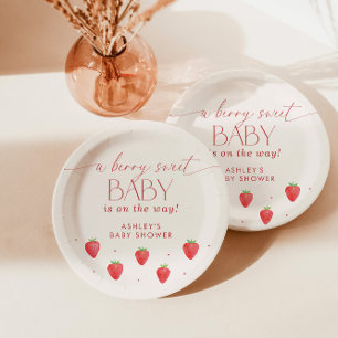 Assiettes En Carton Baby shower fraise, Baby shower Berry Girl